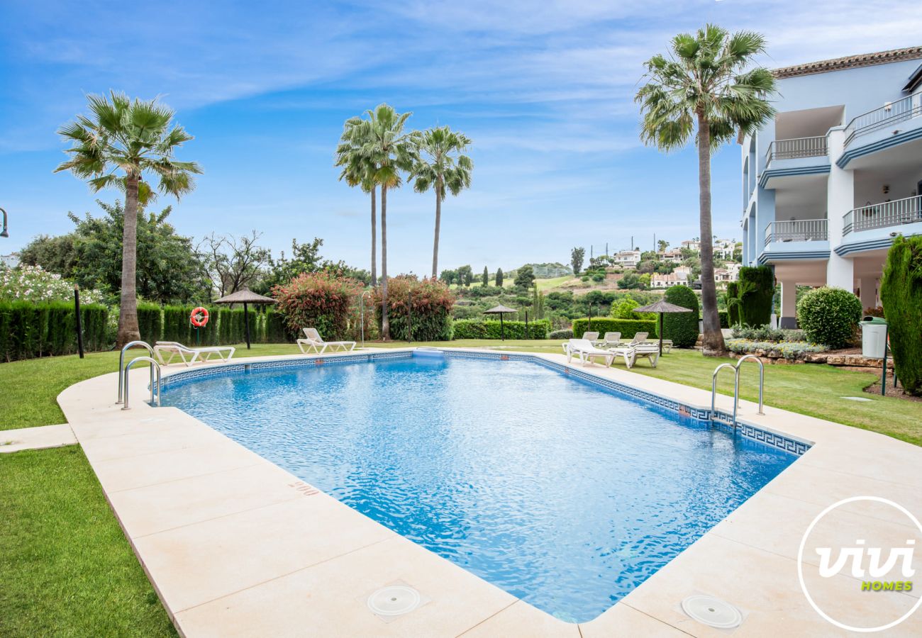 Apartment in Benahavís - La Vida Dorada | Apartment with garden
