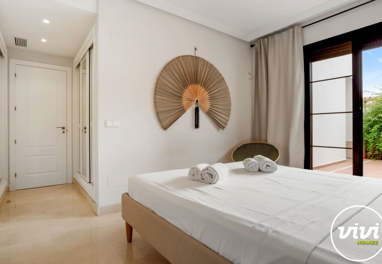 Apartment in Benahavís - La Vida Dorada | Apartment with garden