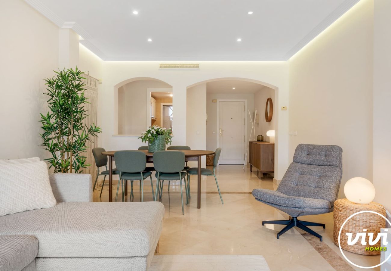 Apartment in Benahavís - La Vida Dorada | Apartment with garden
