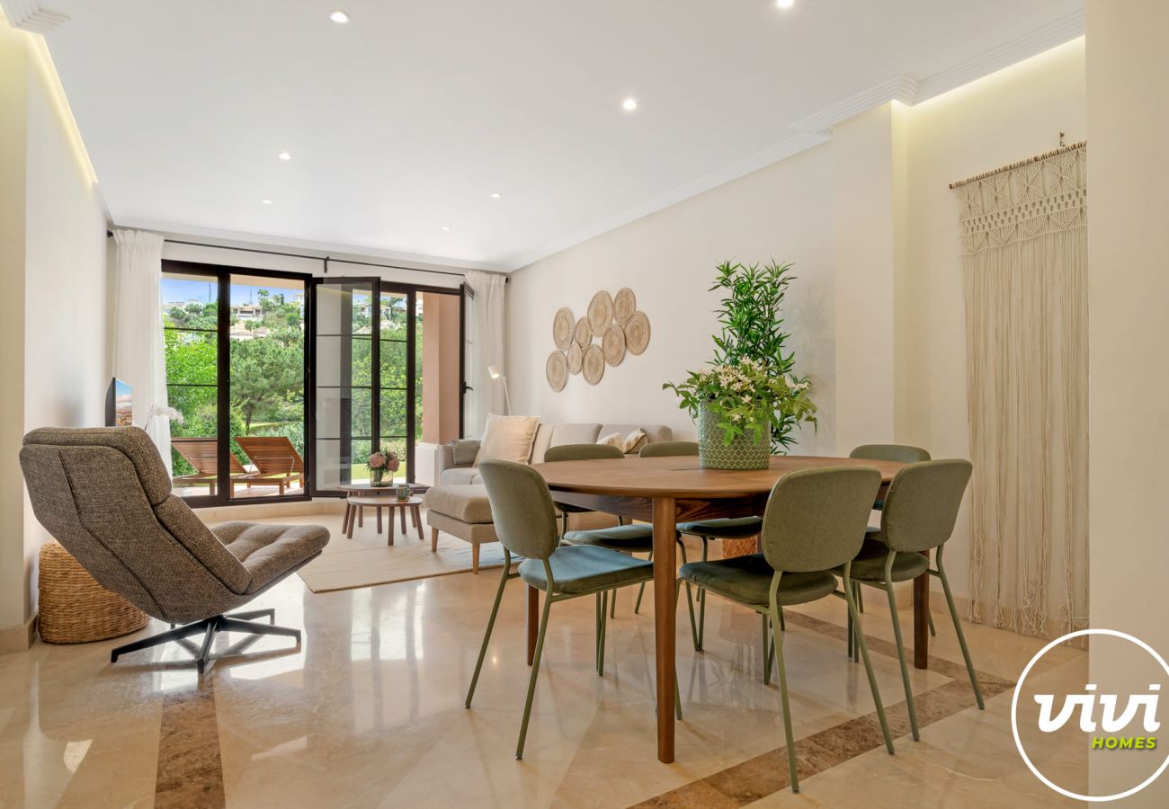 Apartment in Benahavís - La Vida Dorada | Apartment with garden