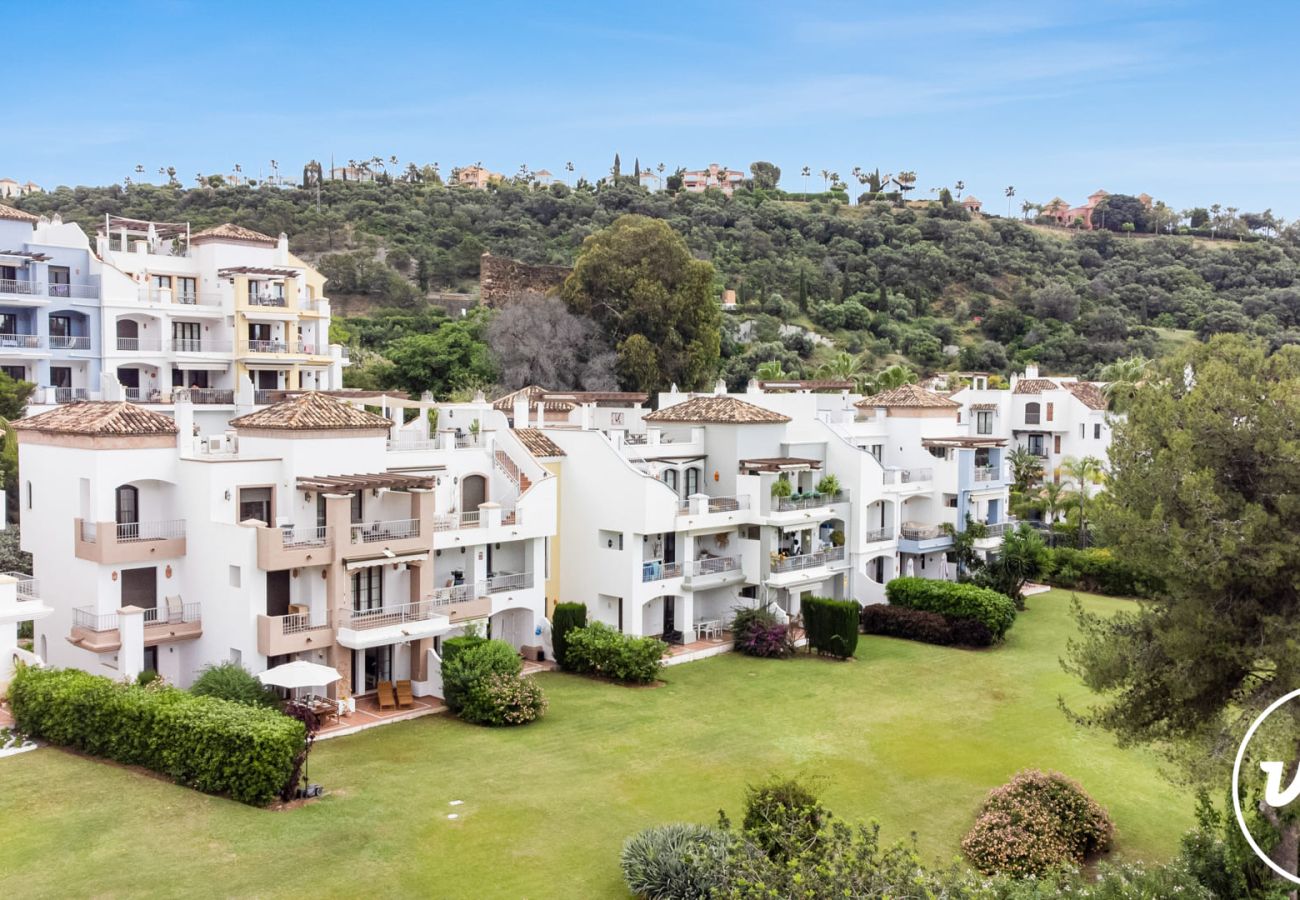 Apartment in Benahavís - La Vida Dorada | Apartment with garden