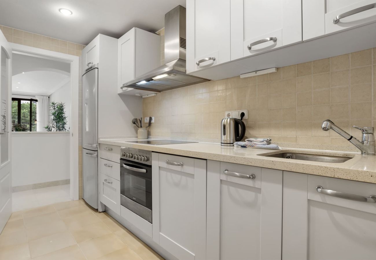 Apartment in Benahavís - La Vida Dorada | Apartment with garden