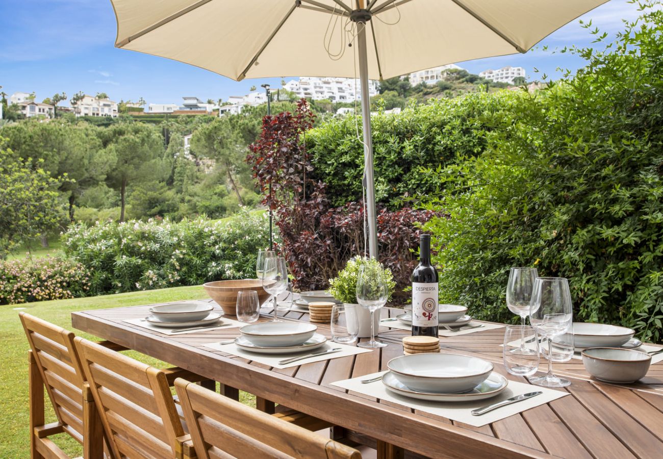 Apartment in Benahavís - La Vida Dorada | Apartment with garden