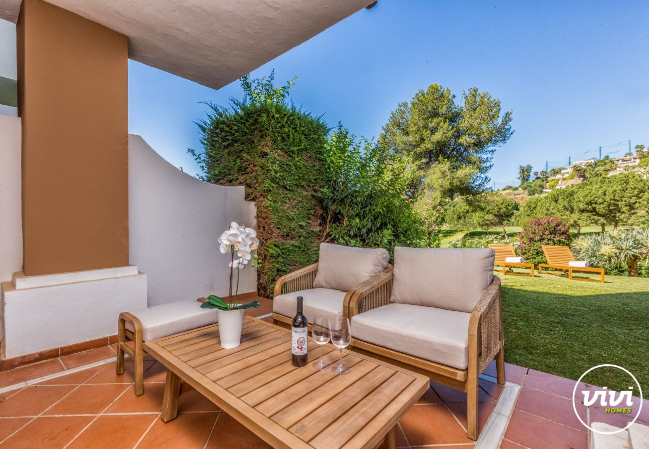 Apartment in Benahavís - La Vida Dorada | Apartment with garden