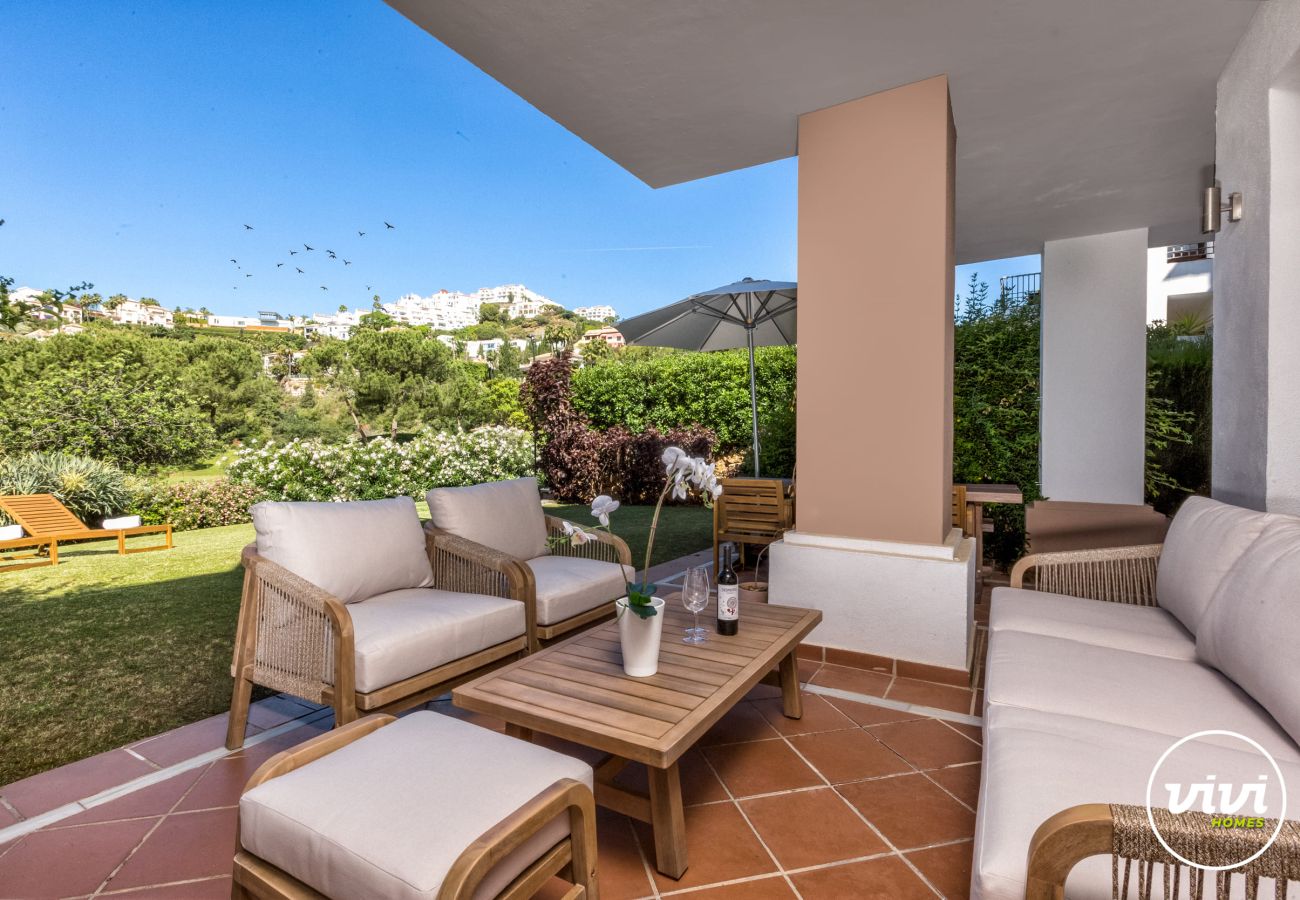 Apartment in Benahavís - La Vida Dorada | Apartment with garden