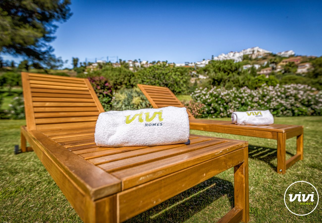 Apartment in Benahavís - La Vida Dorada | Apartment with garden