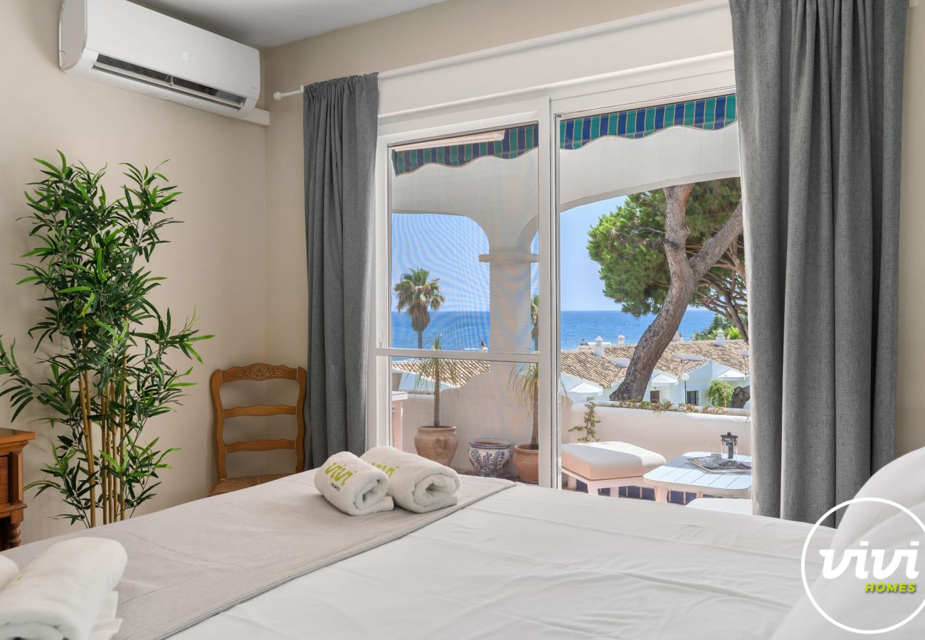 Apartment in Sitio de Calahonda - Solveig | beachfront with pool in Calahonda