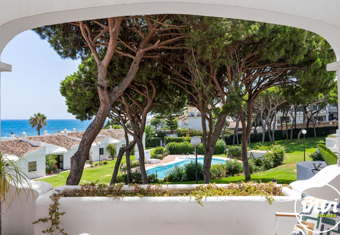 Apartment in Sitio de Calahonda - Solveig | beachfront with pool in Calahonda