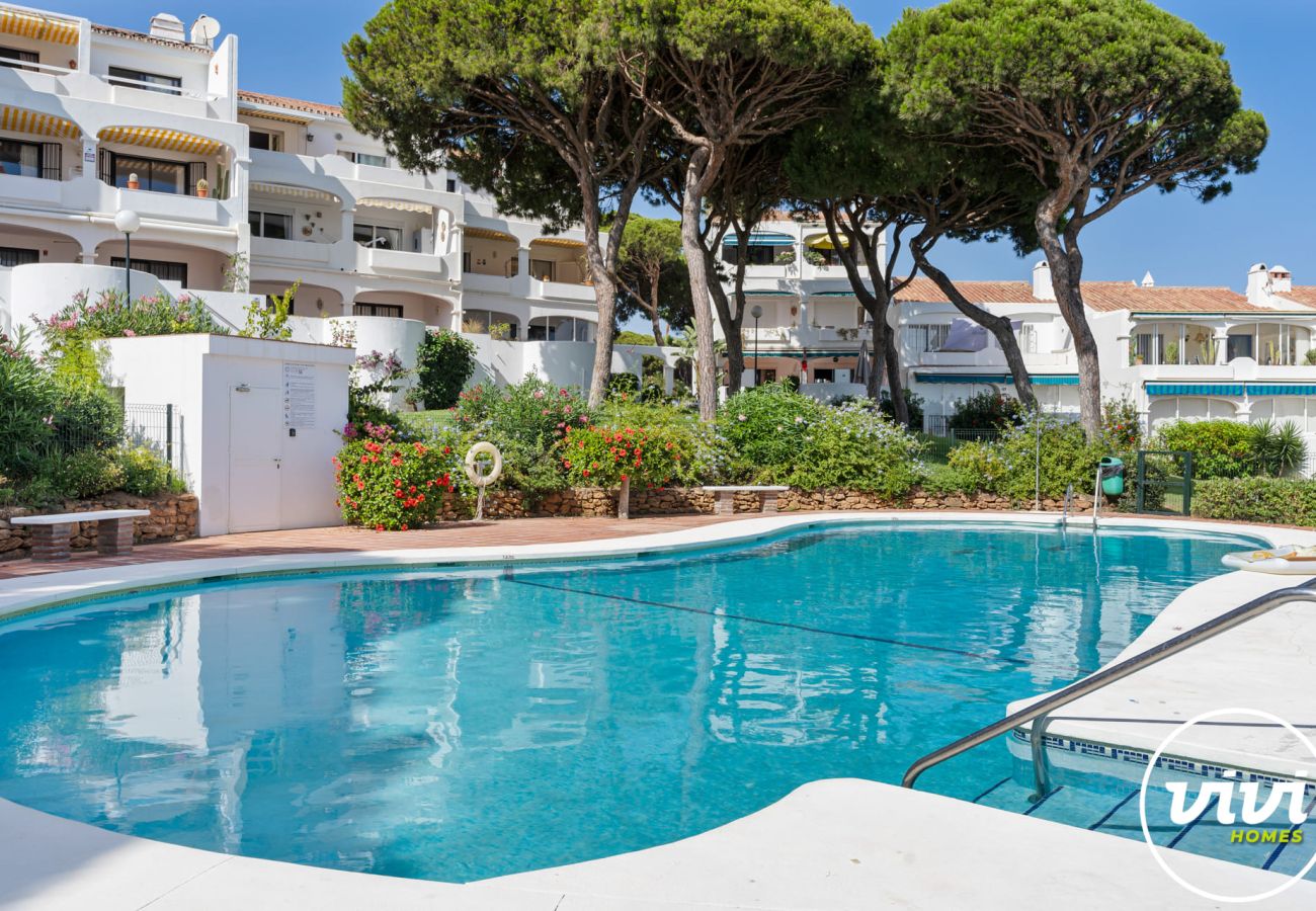 Apartment in Sitio de Calahonda - Solveig | beachfront with pool in Calahonda