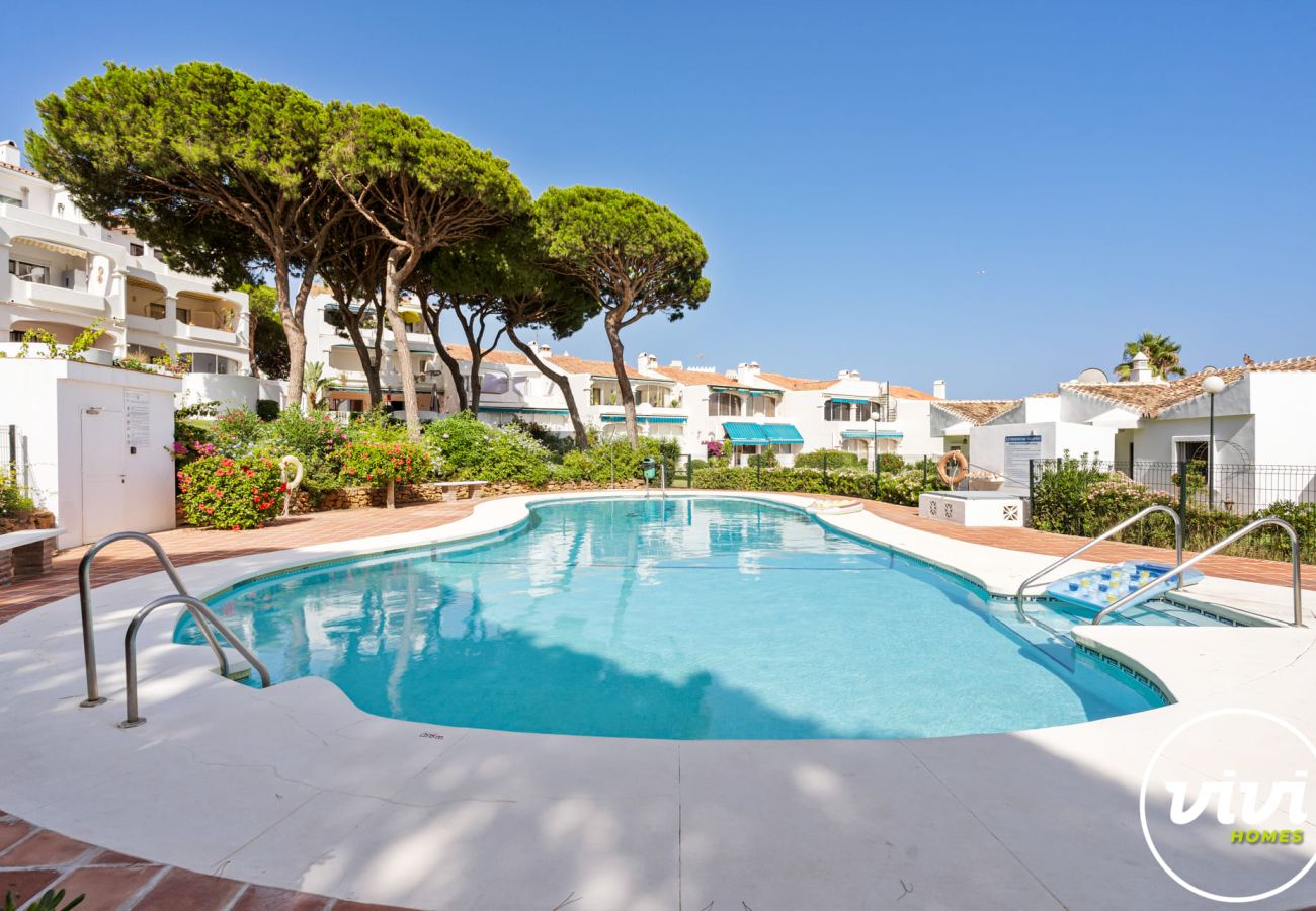 Apartment in Sitio de Calahonda - Solveig | beachfront with pool in Calahonda