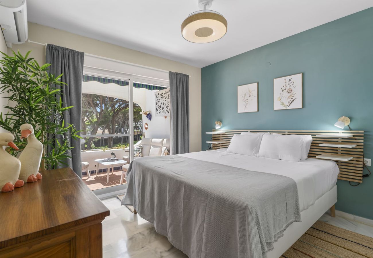 Apartment in Sitio de Calahonda - Solveig | beachfront with pool in Calahonda