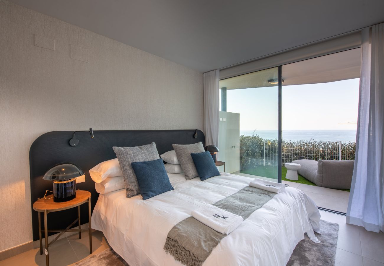 Villa in Fuengirola - Villa Huracan - Private Pool, Sea Views