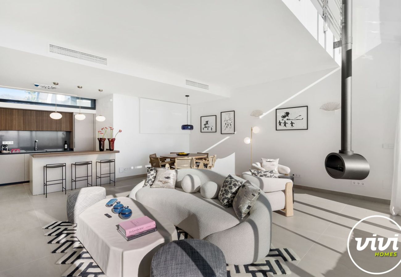 Villa in Fuengirola - Villa Huracan - Private Pool, Sea Views