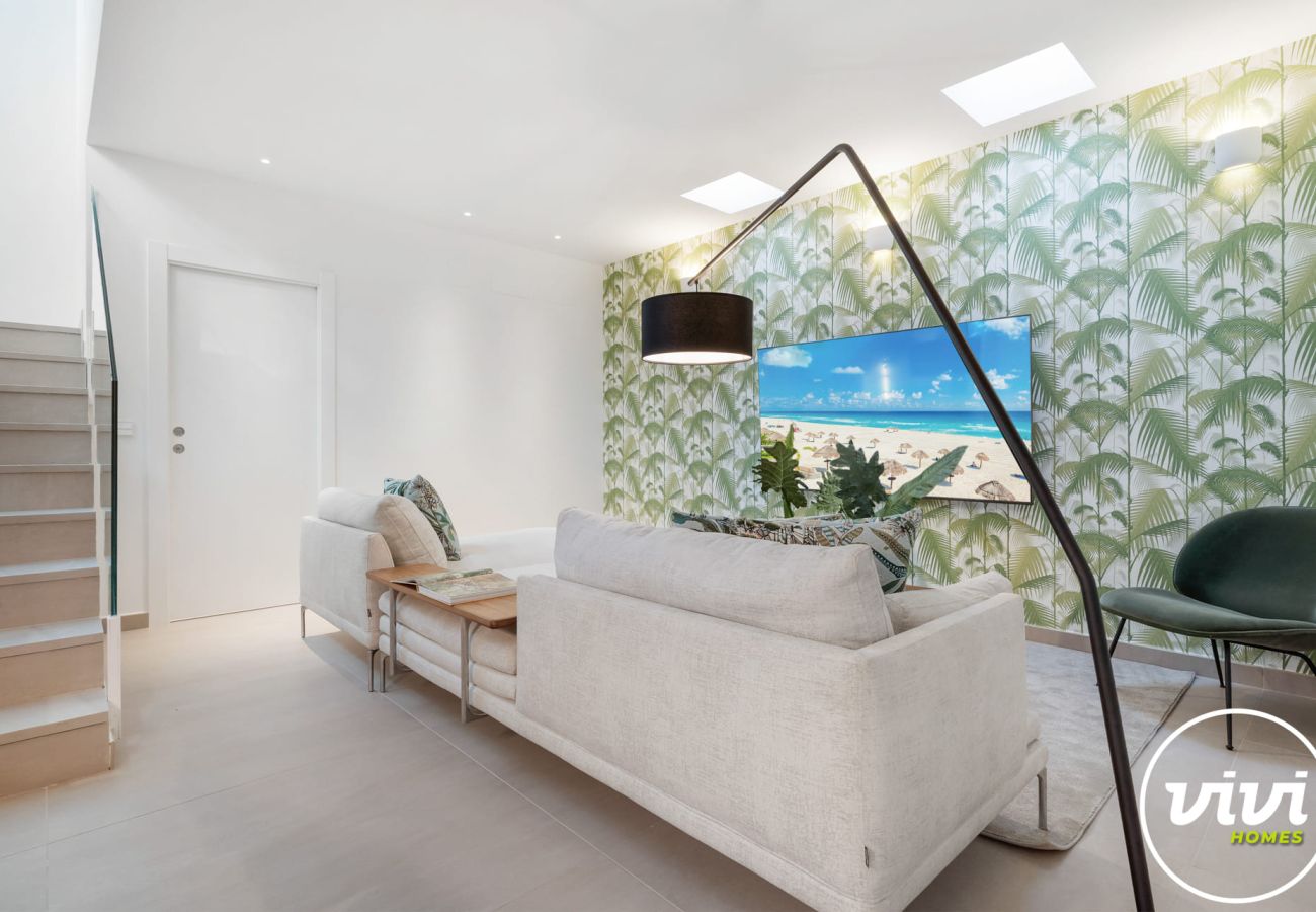 Villa in Fuengirola - Villa Huracan - Private Pool, Sea Views